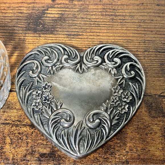Vintage Glass Heart Shaped Trinket Dish with Metal Lid Love Gift - Picture 6 of 15